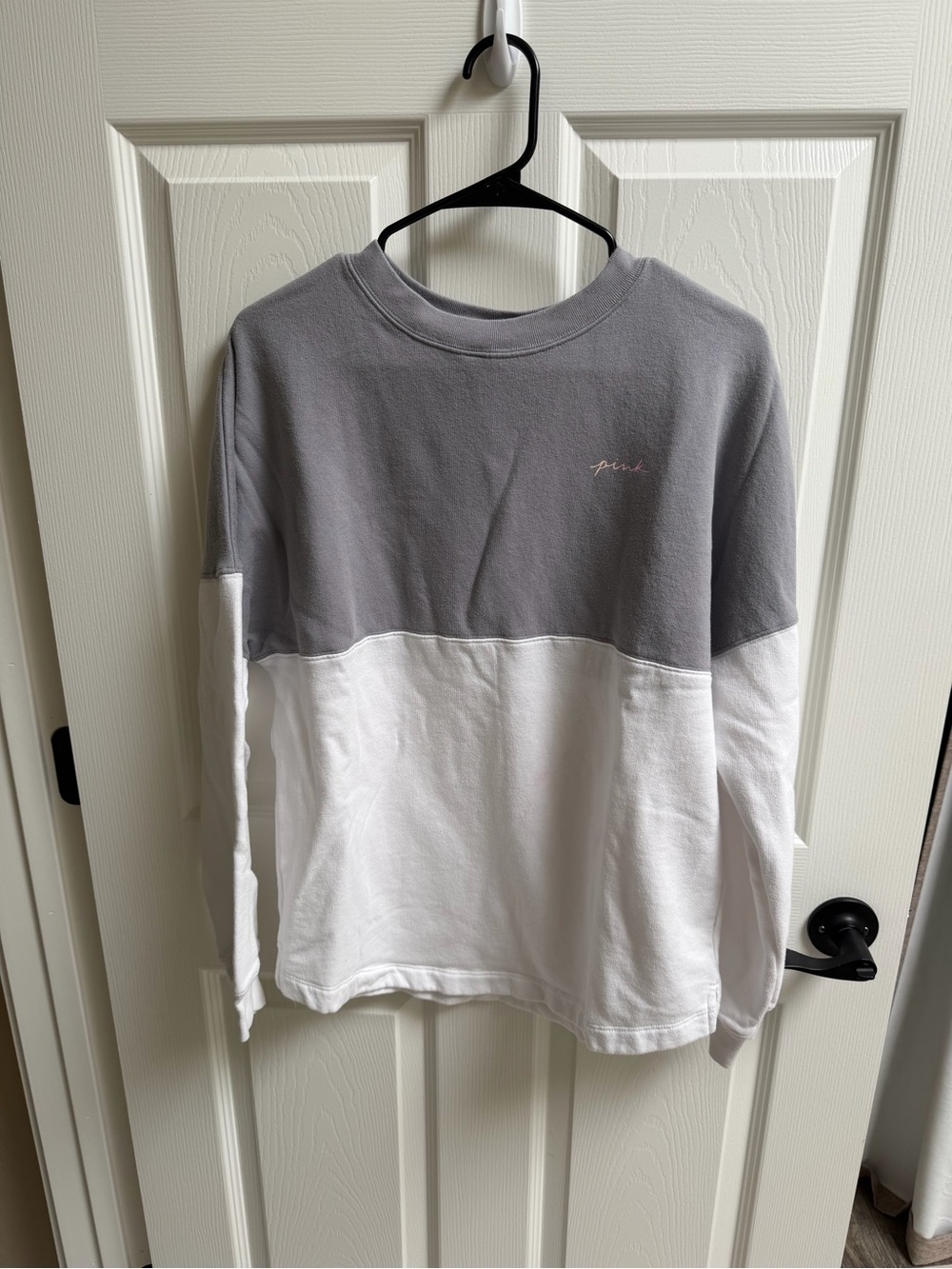 Pink sweater - Picture 2 of 3